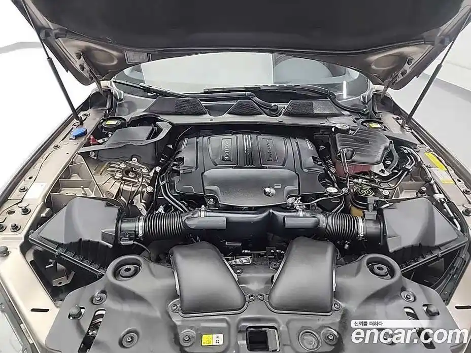 Jaguar XJ 2017 3.0 Автомат в Москве № 331490, фото 5