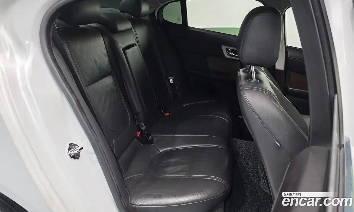 Jaguar XF 2015 2.2 Автомат в Москве № 331530, фото 12