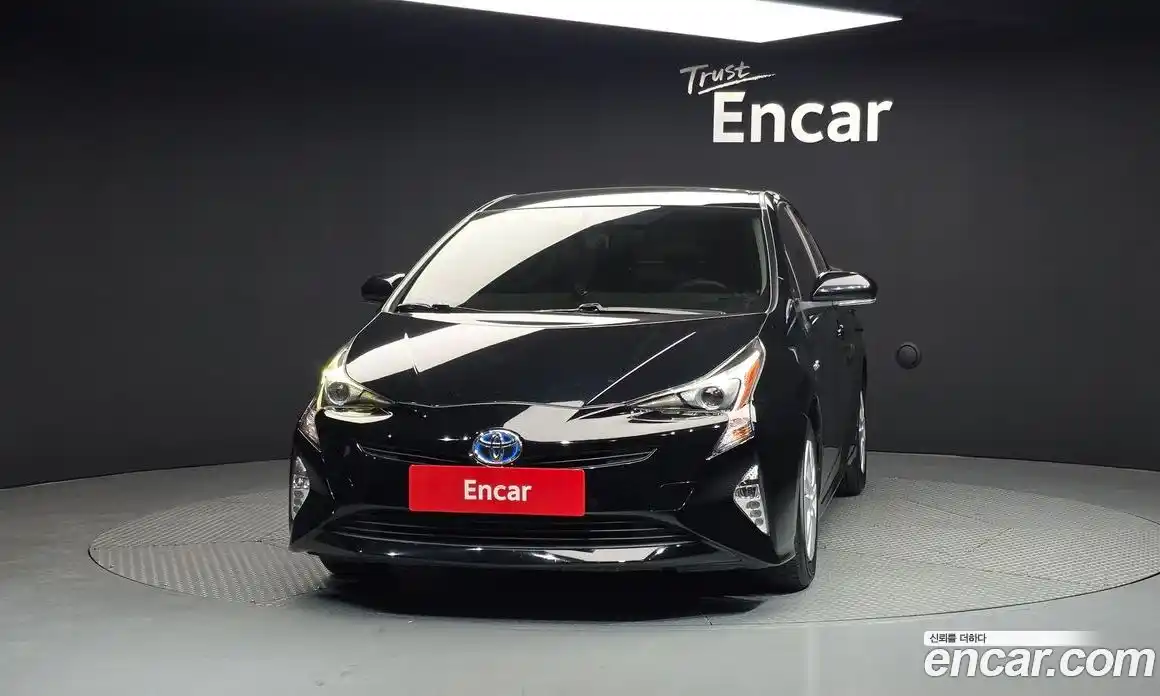 Toyota Prius 2017 1.8 Автомат в Москве № 335011, фото 3