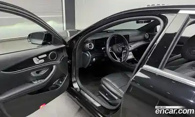 Mercedes-Benz E-Class, 2023