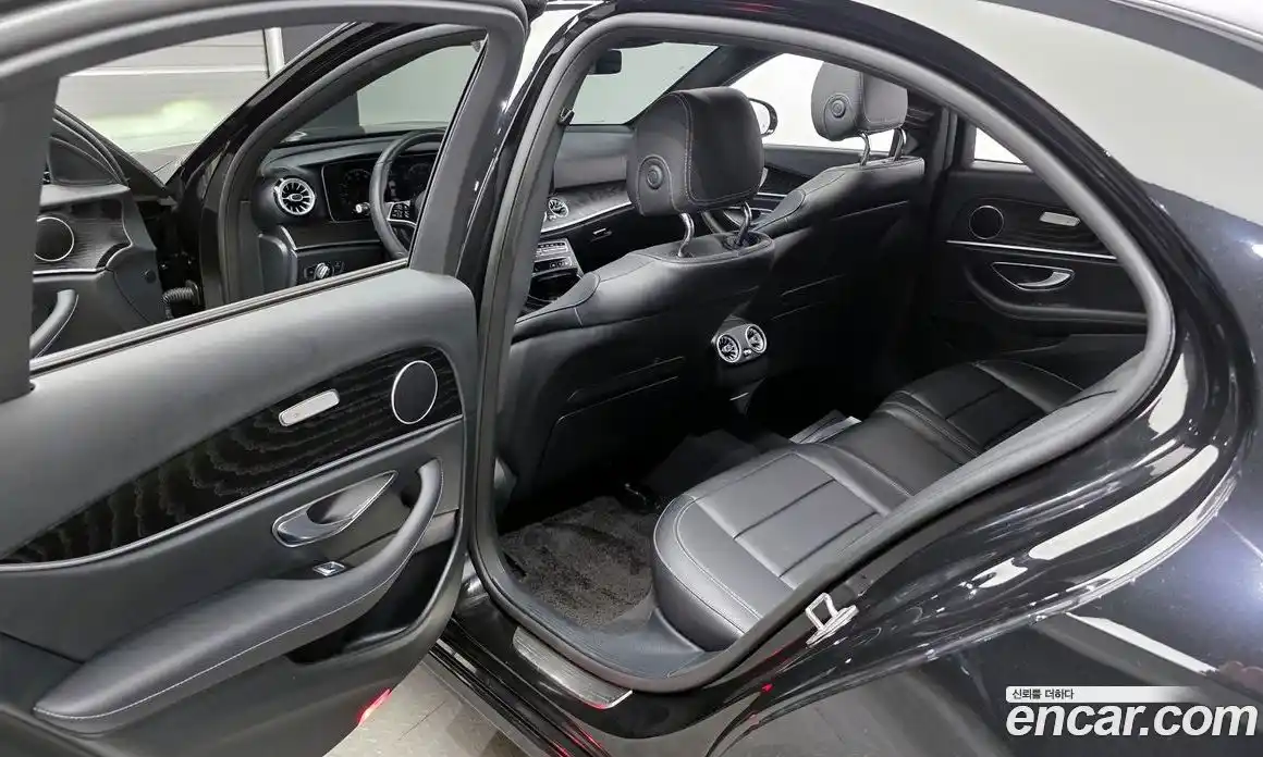 Mercedes-Benz E-Class 2023 2.0 Автомат в Москве № 338630, фото 16