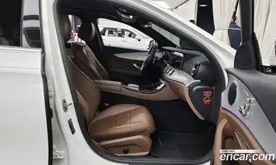 Mercedes-Benz E-Class 2021 2.0 Автомат в Москве № 339529, миниатюра 11