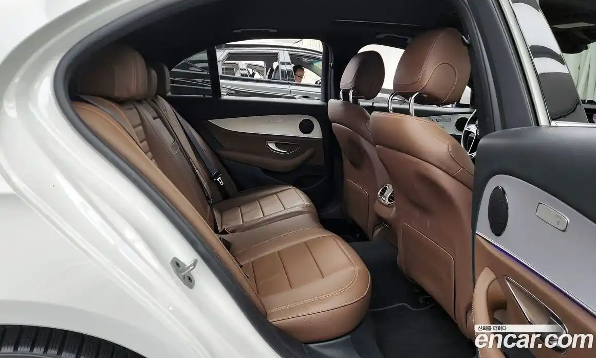 Mercedes-Benz E-Class 2021 2.0 Автомат в Москве № 339529, фото 12