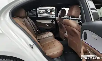 Mercedes-Benz E-Class 2021 2.0 Автомат в Москве № 339529, миниатюра 12