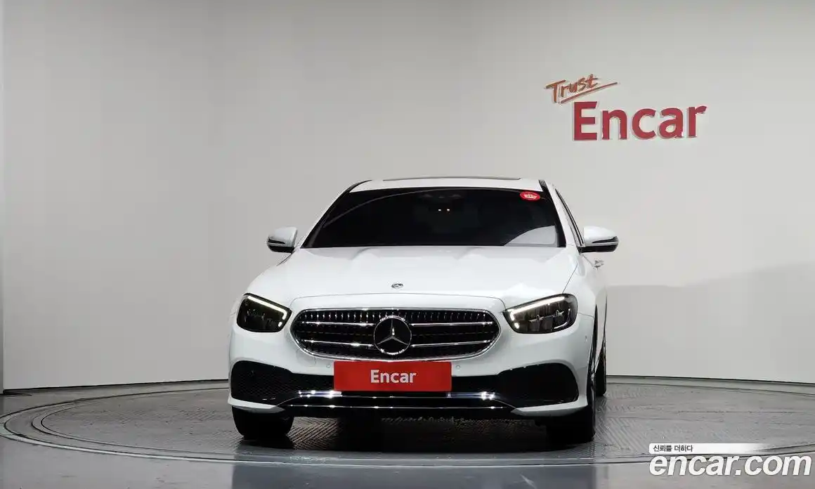 Mercedes-Benz E-Class 2021 2.0 Автомат в Москве № 339529, фото 3