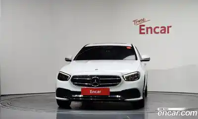 Mercedes-Benz E-Class 2021 2.0 Автомат в Москве № 339529, миниатюра 3