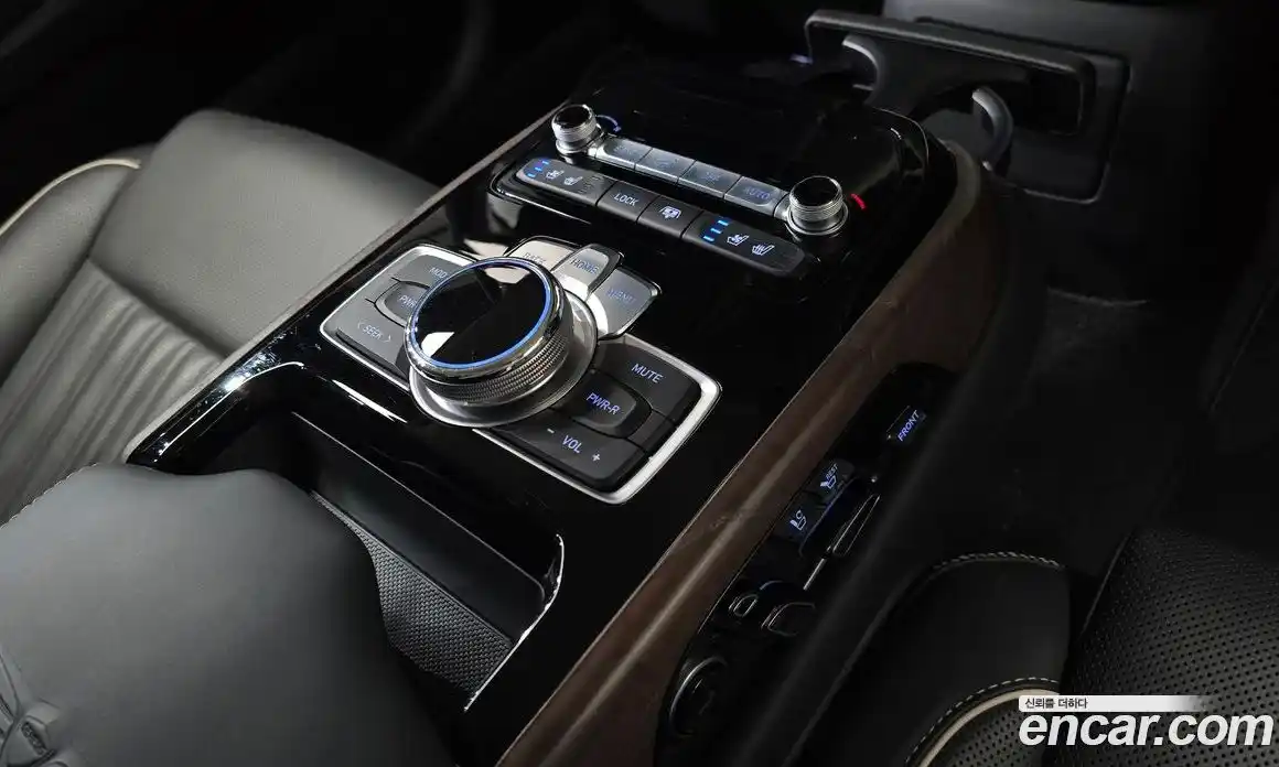 Genesis G90 2019 3.3 Автомат в Москве № 340000, фото 18