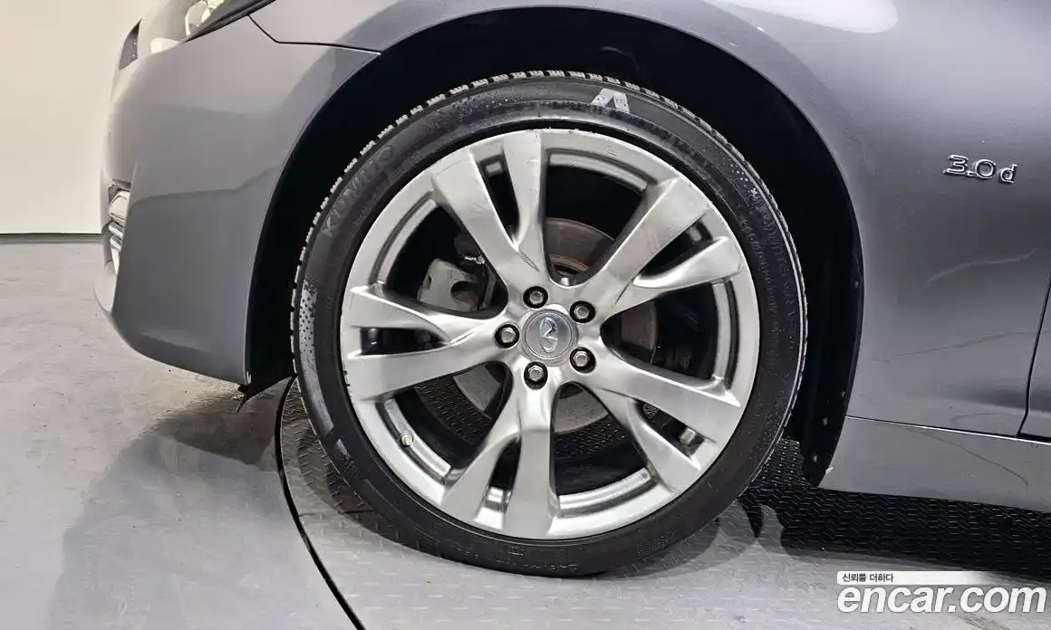 Infiniti Q70 2015 3.0 Автомат в Москве № 344978, фото 9