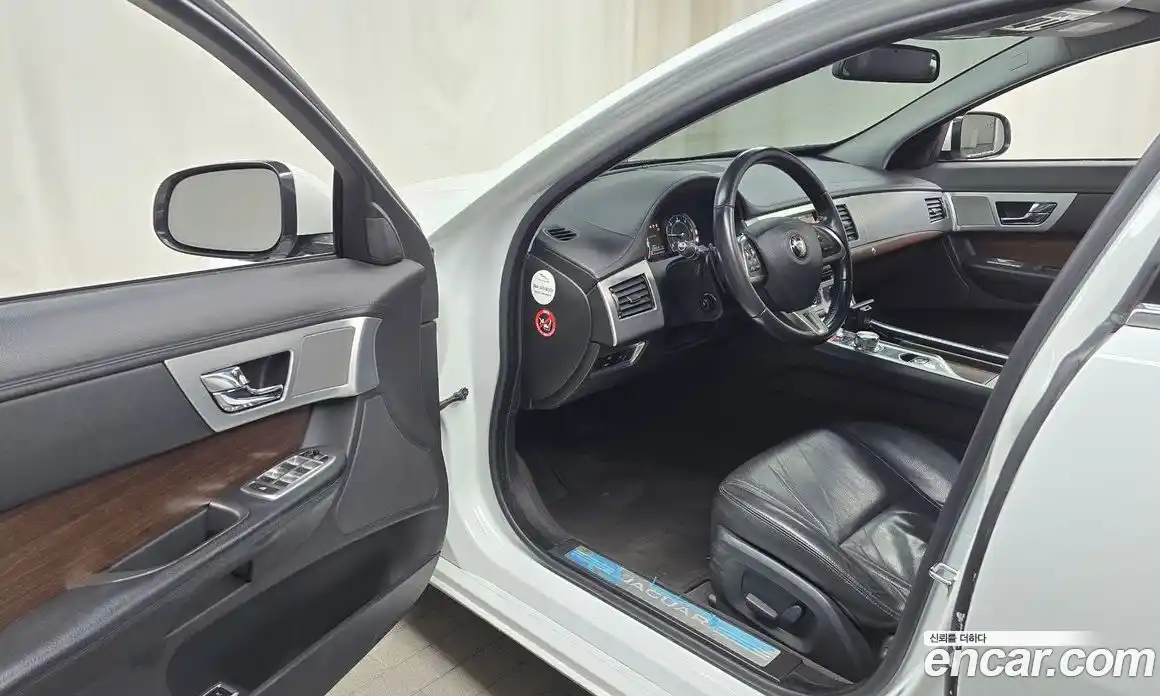 Jaguar XF 2015 2.2 Автомат в Москве № 364161, фото 10