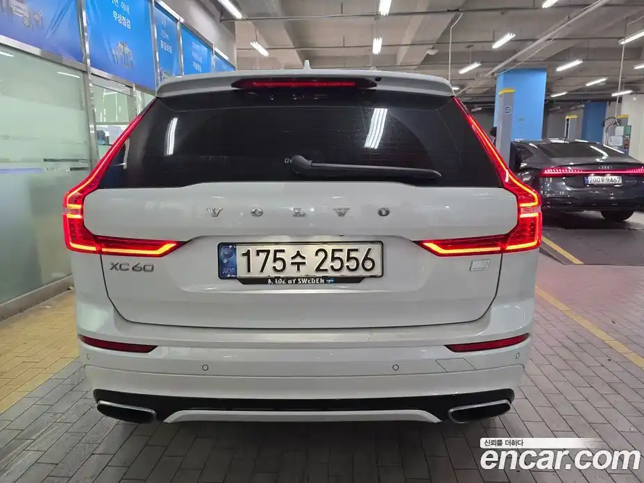 Volvo XC60 2021 2.0 Автомат в Москве № 374035, фото 3