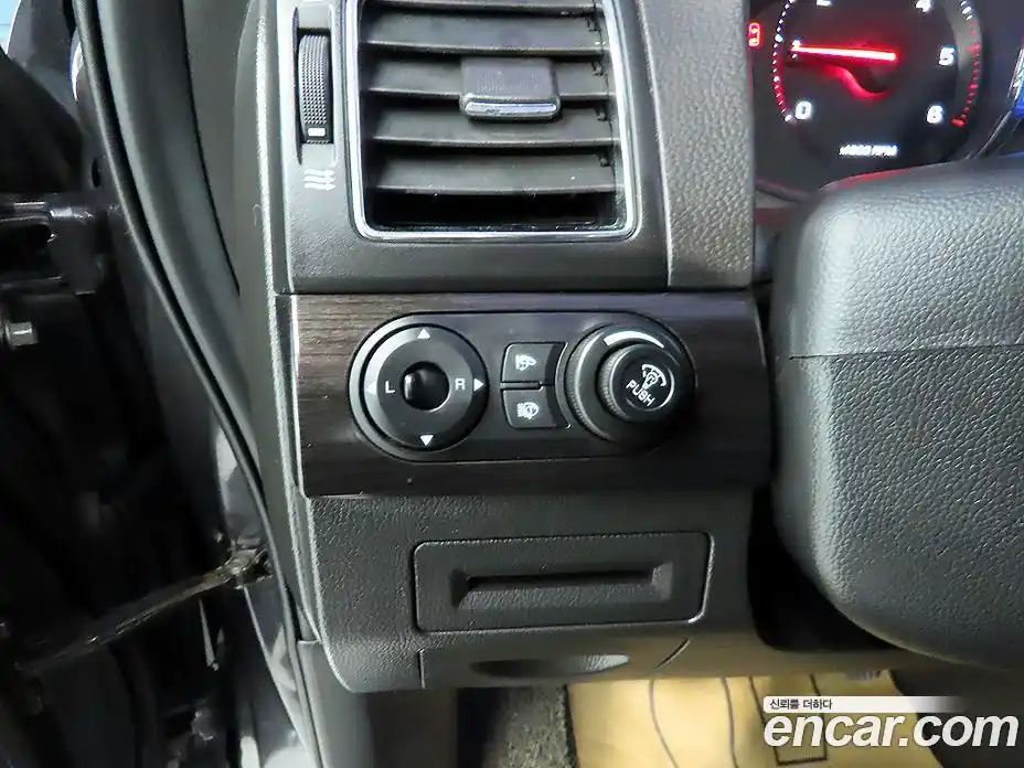 Chevrolet Captiva 2015 2.2 Автомат в Москве № 37767, фото 15