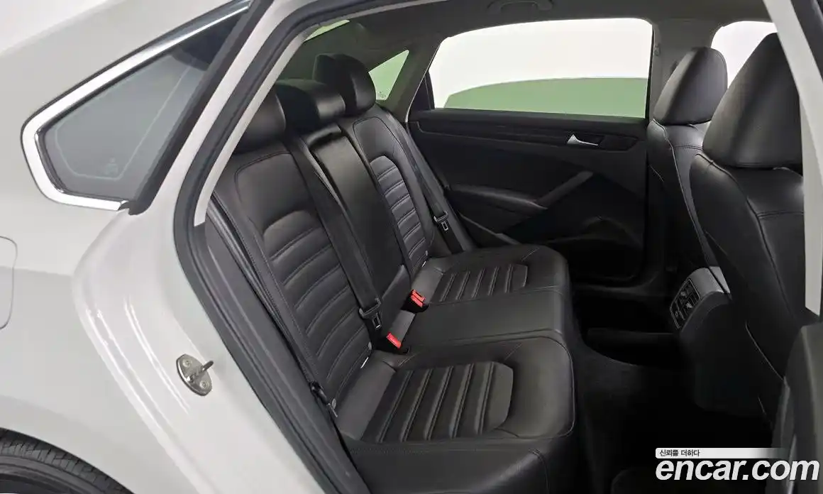 Volkswagen Passat 2014 1.8 Автомат в Москве № 383091, фото 11