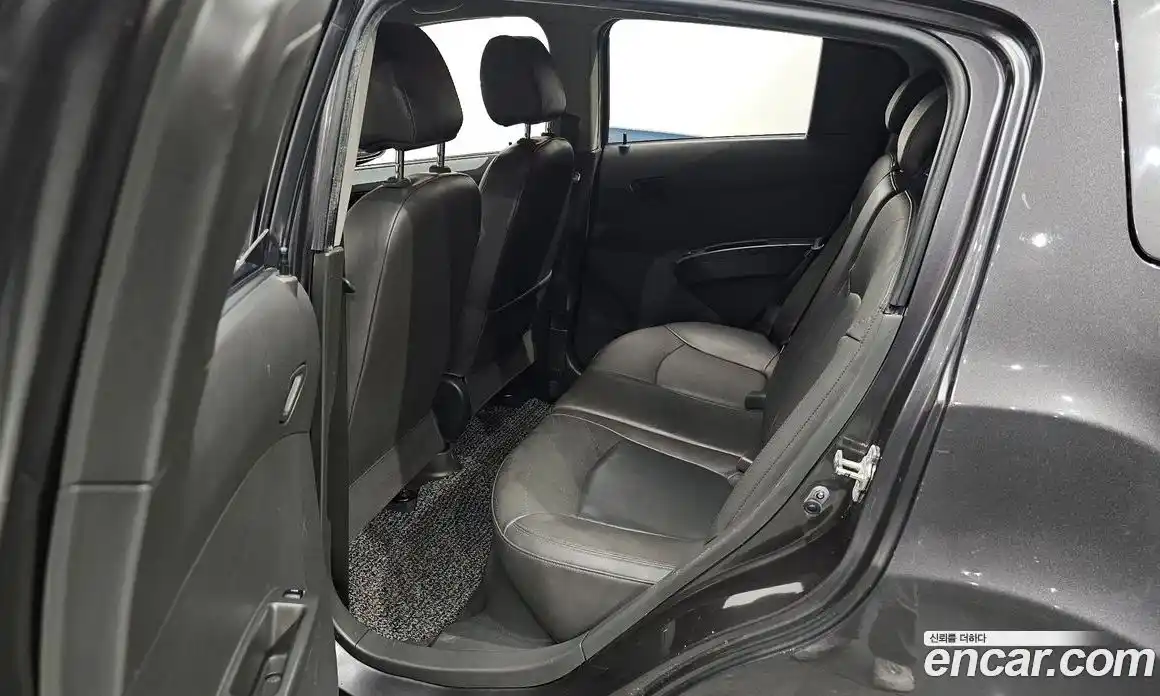 Chevrolet Spark 2014 1.0 Механическая в Москве № 41297, фото 11