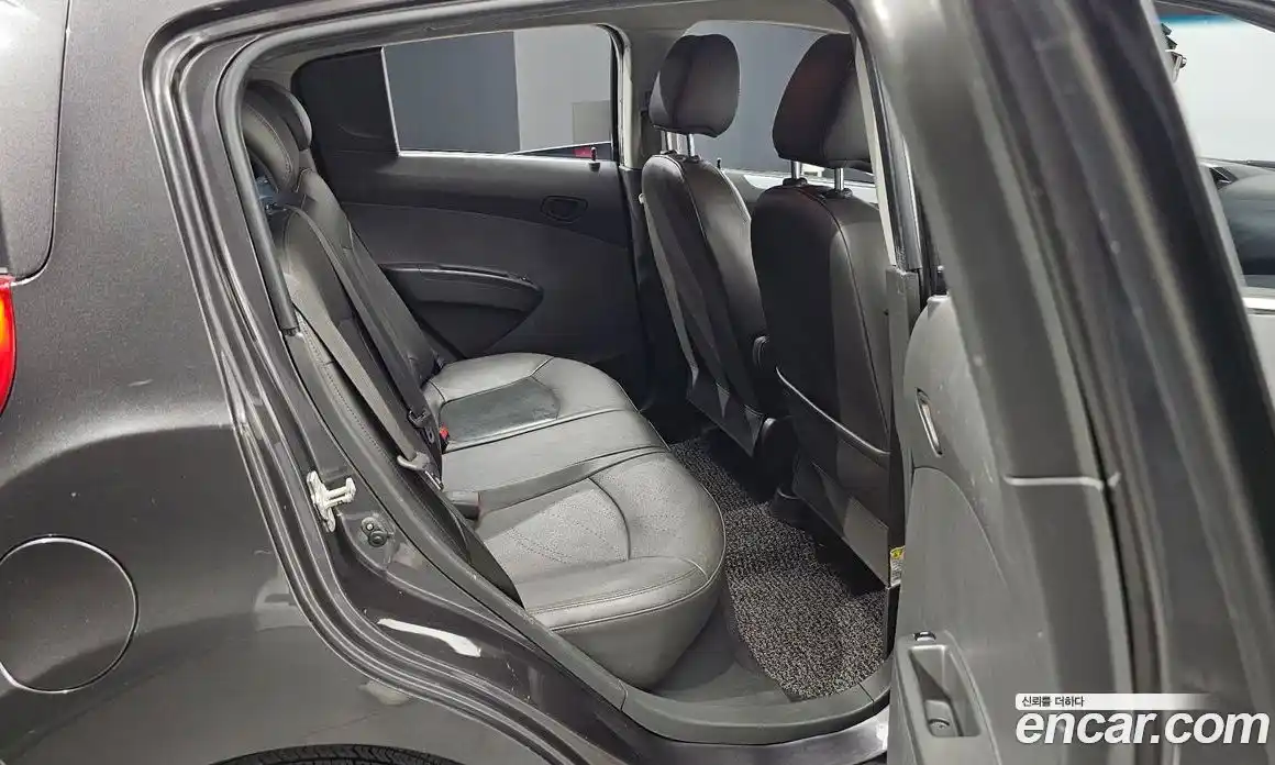 Chevrolet Spark 2014 1.0 Механическая в Москве № 41297, фото 12