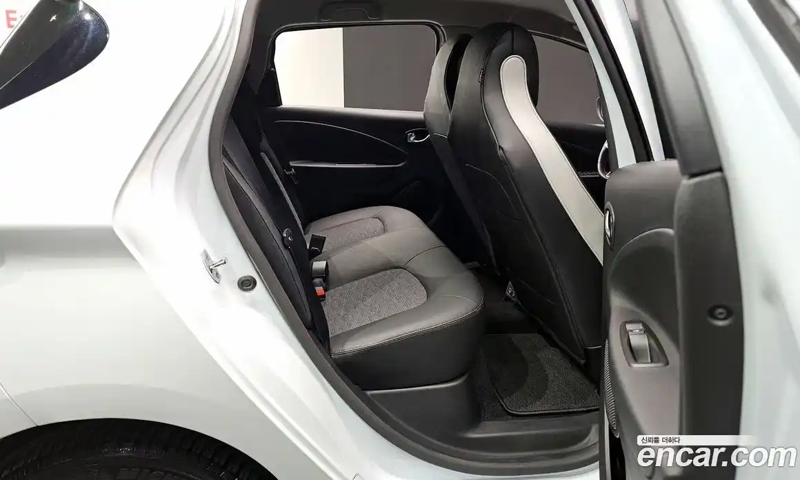 Renault Zoe 2021 0.2 Автомат в Москве № 455722, фото 12