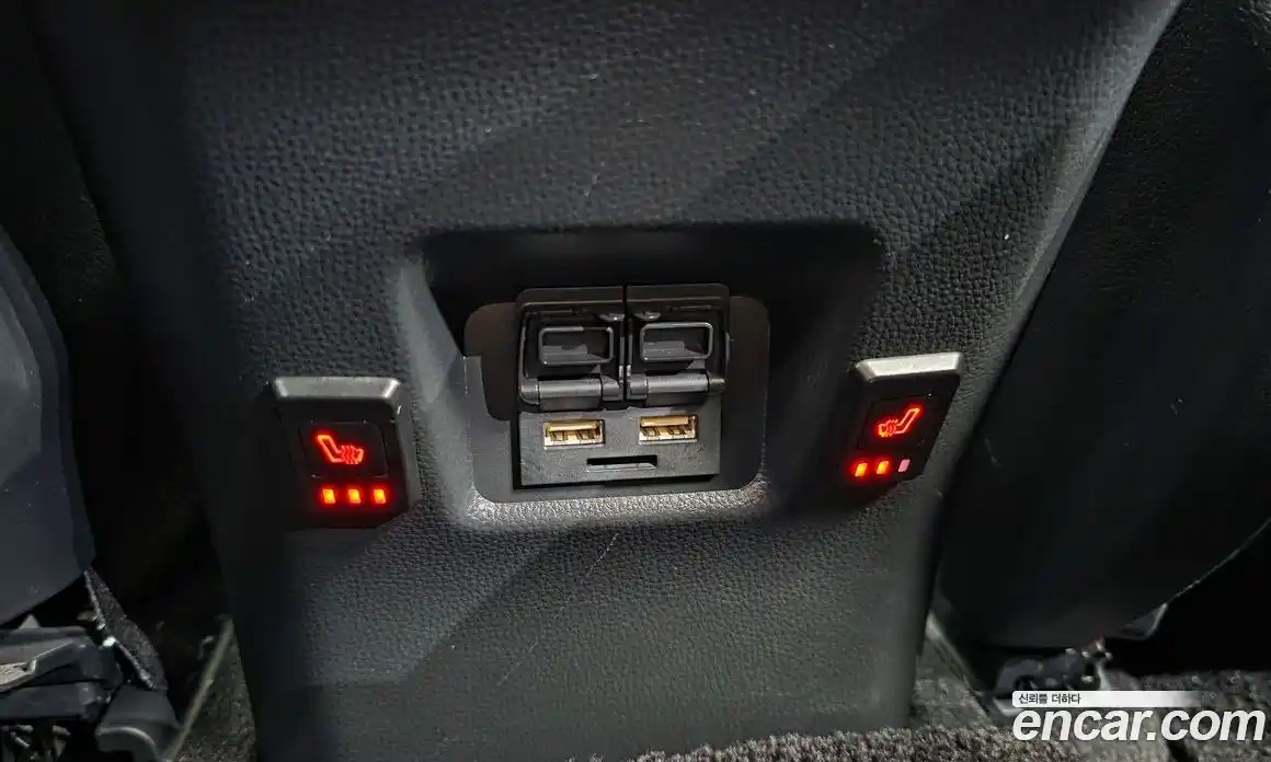 Toyota RAV4 2021 2.5 Автомат в Москве № 472954, фото 19