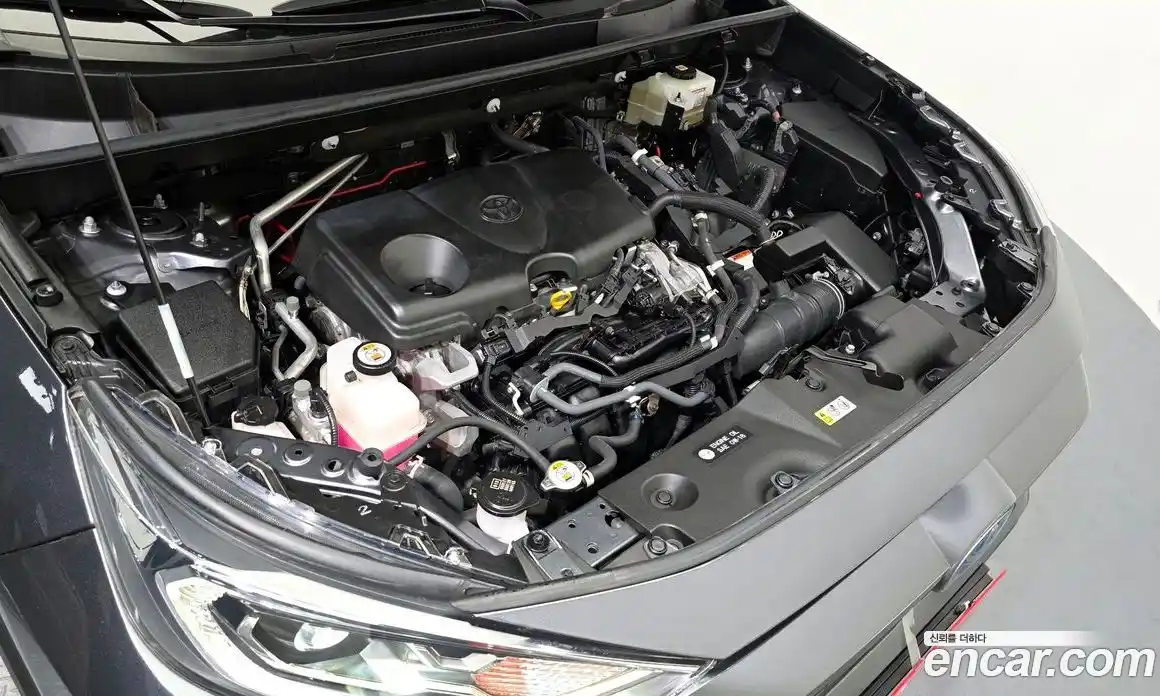 Toyota RAV4 2021 2.5 Автомат в Москве № 472954, фото 6