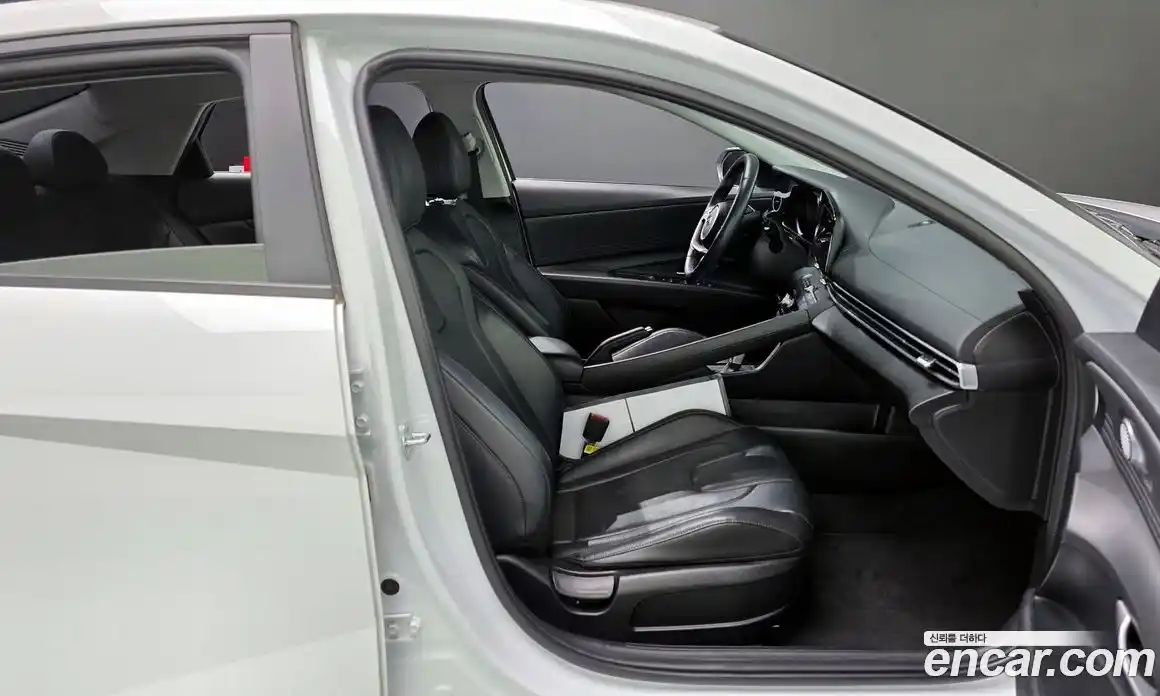 Hyundai Avante 2023 1.6 Автомат в Москве № 48585, фото 11