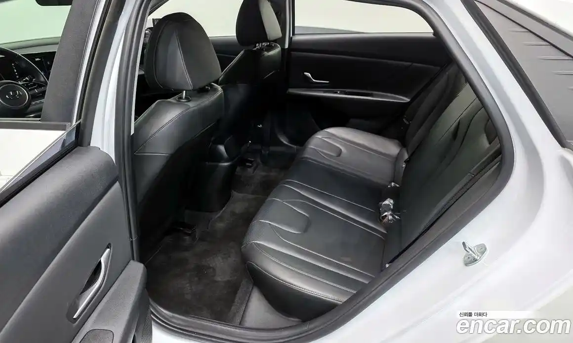 Hyundai Avante 2023 1.6 Автомат в Москве № 48585, фото 6