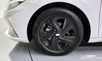 Hyundai Avante 2023 1.6 Автомат в Москве № 48585, миниатюра 8