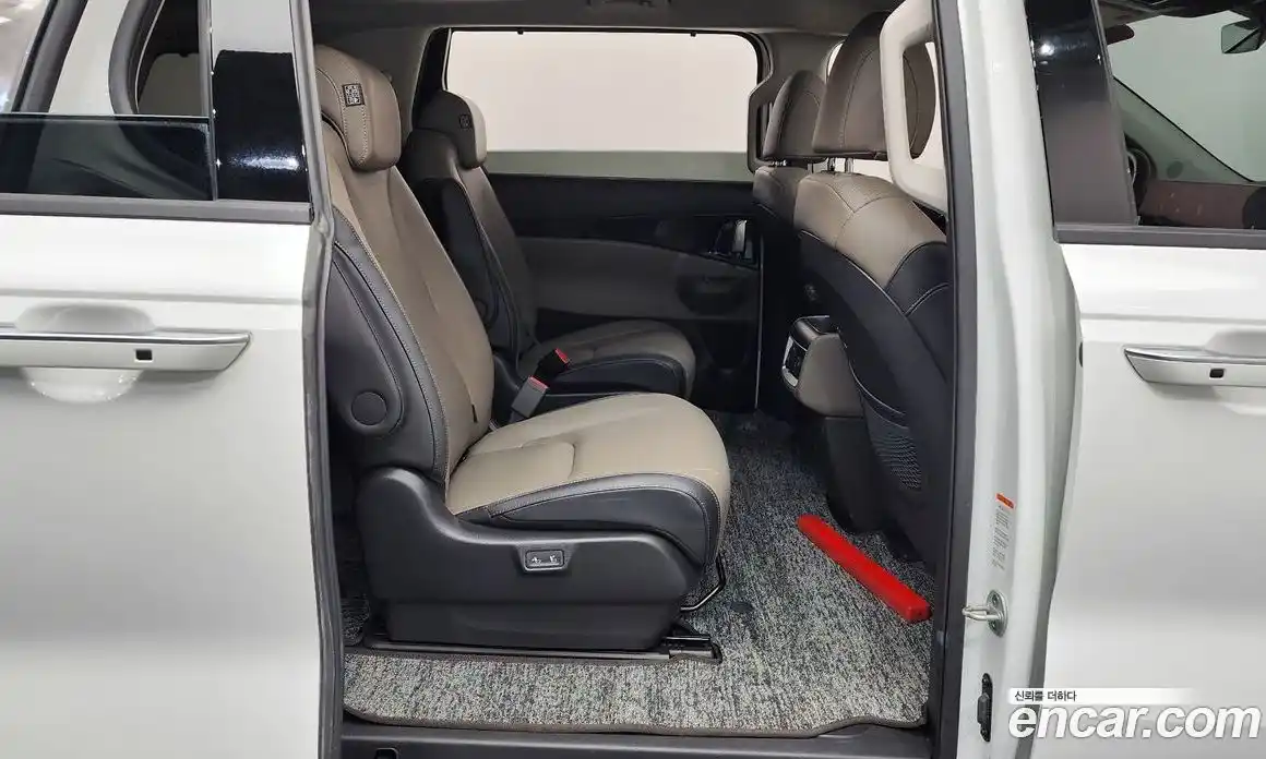 Kia Canival 2025 2.2 Автомат в Москве № 75067, фото 8