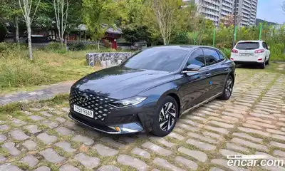 Hyundai Grandeur 2022 2.4 Автомат в Москве № 108417, миниатюра 2