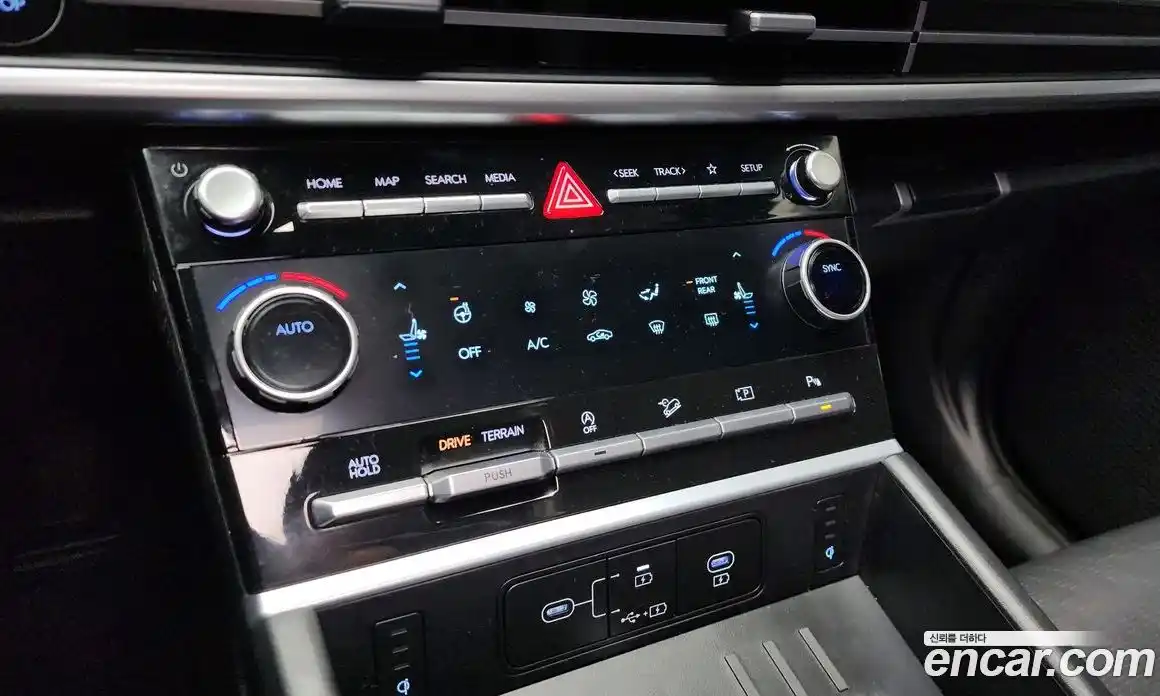 Hyundai Santa Fe 2024 2.5 Автомат в Москве № 112117, фото 8