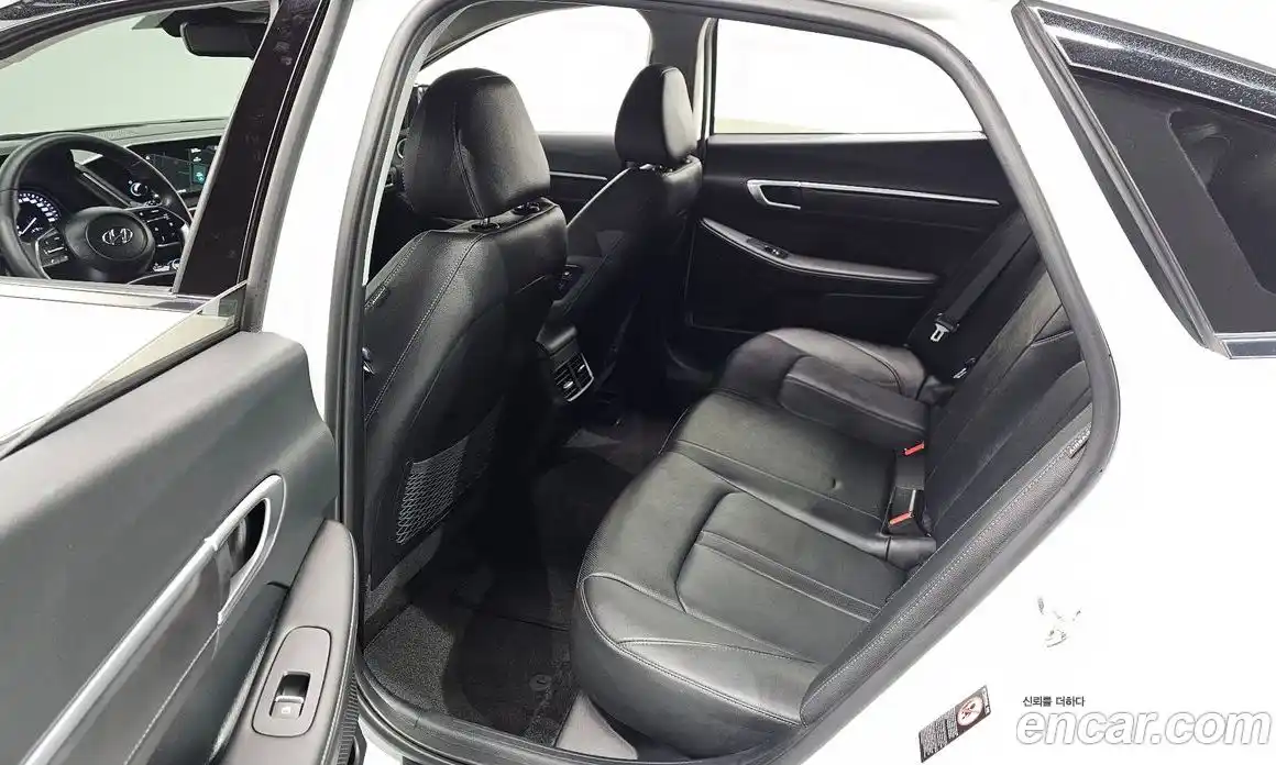 Hyundai Sonata 2022 2.0 Автомат в Москве № 113053, фото 18