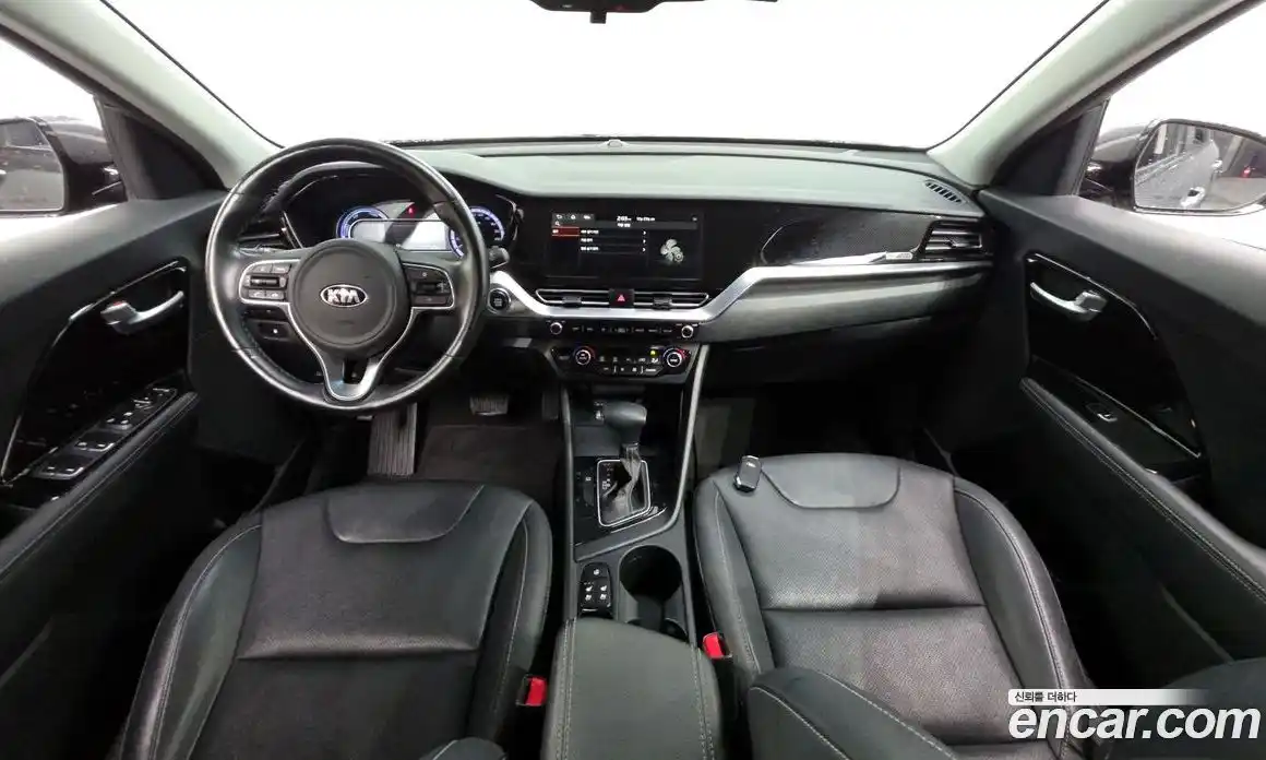 Kia Niro 2020 1.6 Автомат в Москве № 121403, фото 14