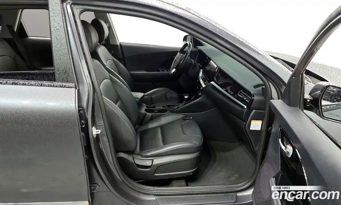 Kia Niro 2020 1.6 Автомат в Москве № 121403, фото 18