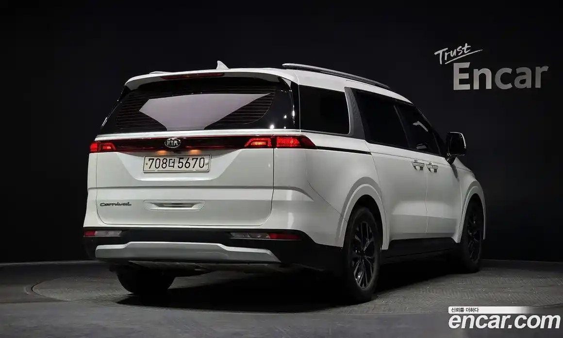 Kia Canival 2021 2.2 Автомат в Москве № 121861, фото 20