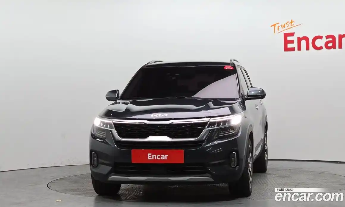 Kia Seltos 2023 1.6 Автомат в Москве № 123314, фото 3