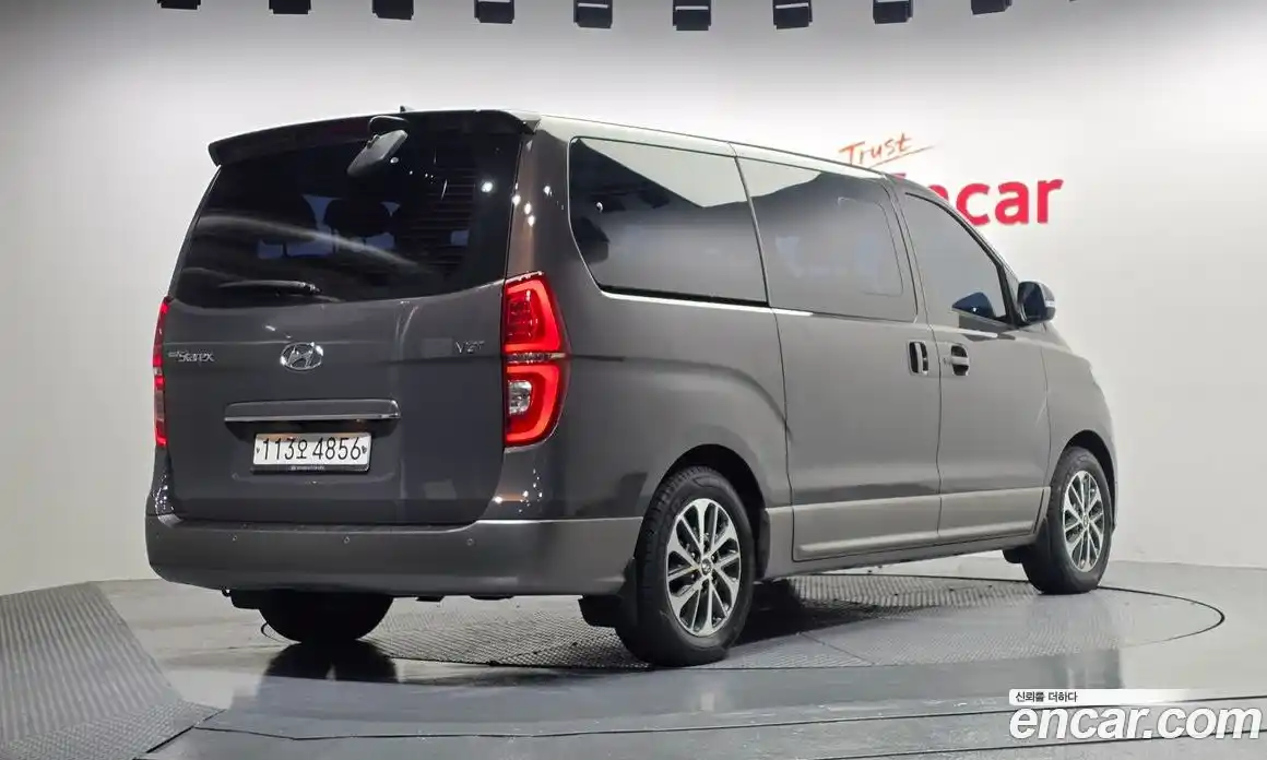 Hyundai Starex 2020 2.5 Автомат в Москве № 126212, фото 1