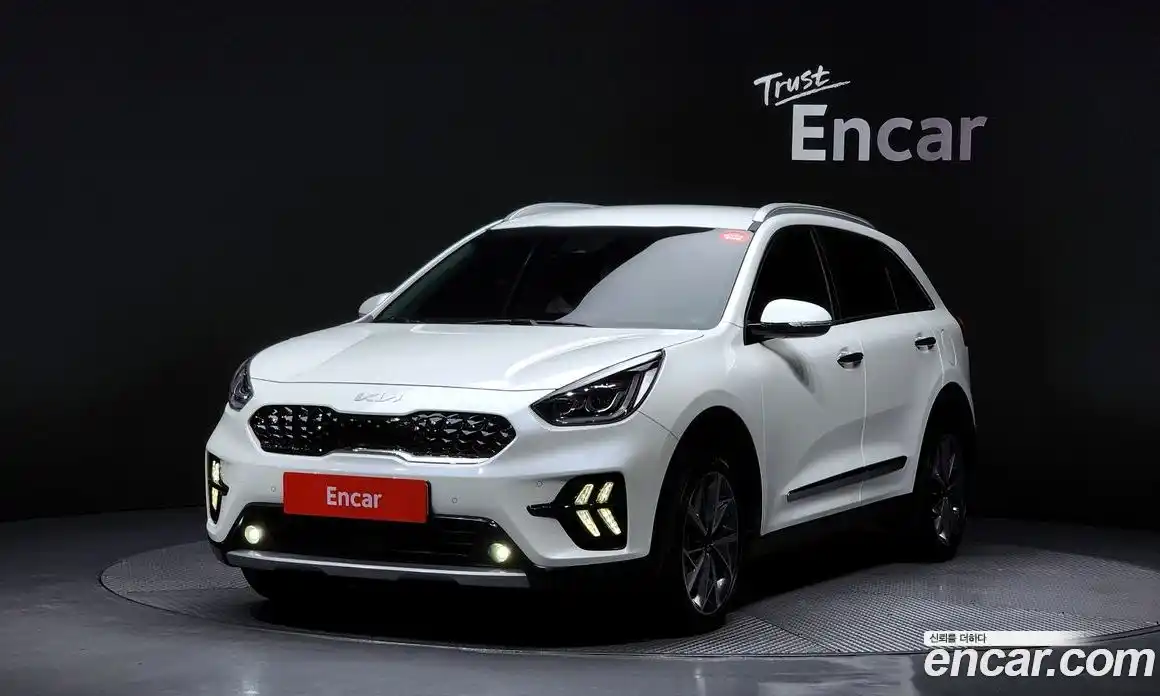 Kia Niro 2022 1.6 Автомат в Москве № 134046, фото 11