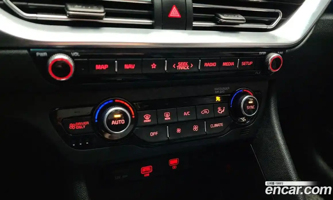 Kia Niro 2022 1.6 Автомат в Москве № 134046, фото 15