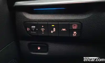 Kia Niro 2022 1.6 Автомат в Москве № 134046, миниатюра 2
