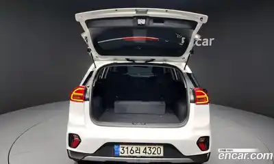 Kia Niro 2022 1.6 Автомат в Москве № 134046, миниатюра 5