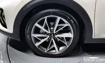 Kia Niro 2022 1.6 Автомат в Москве № 134046, миниатюра 6