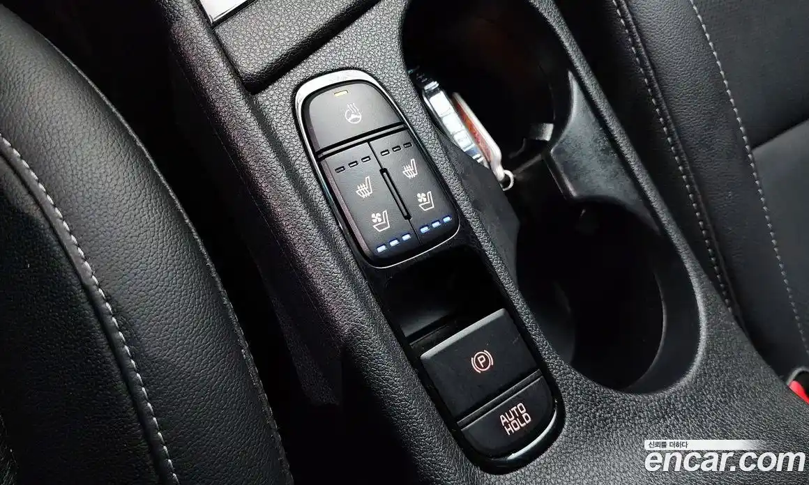 Kia Niro 2022 1.6 Автомат в Москве № 134046, фото 10