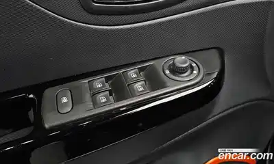 Renault QM3 2016 1.5 Автомат в Москве № 135673, миниатюра 2