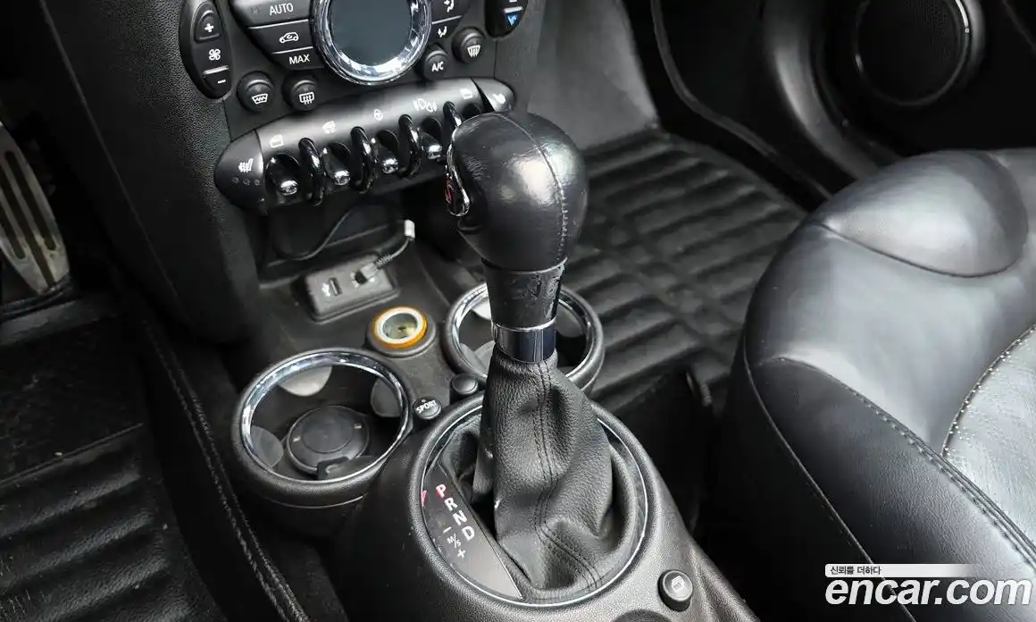 Mini Cooper Convertible 2014 1.6 Автомат в Москве № 135873, фото 13