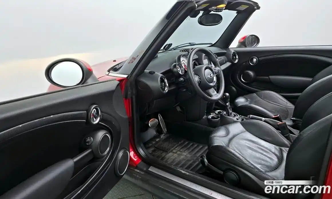 Mini Cooper Convertible 2014 1.6 Автомат в Москве № 135873, фото 16