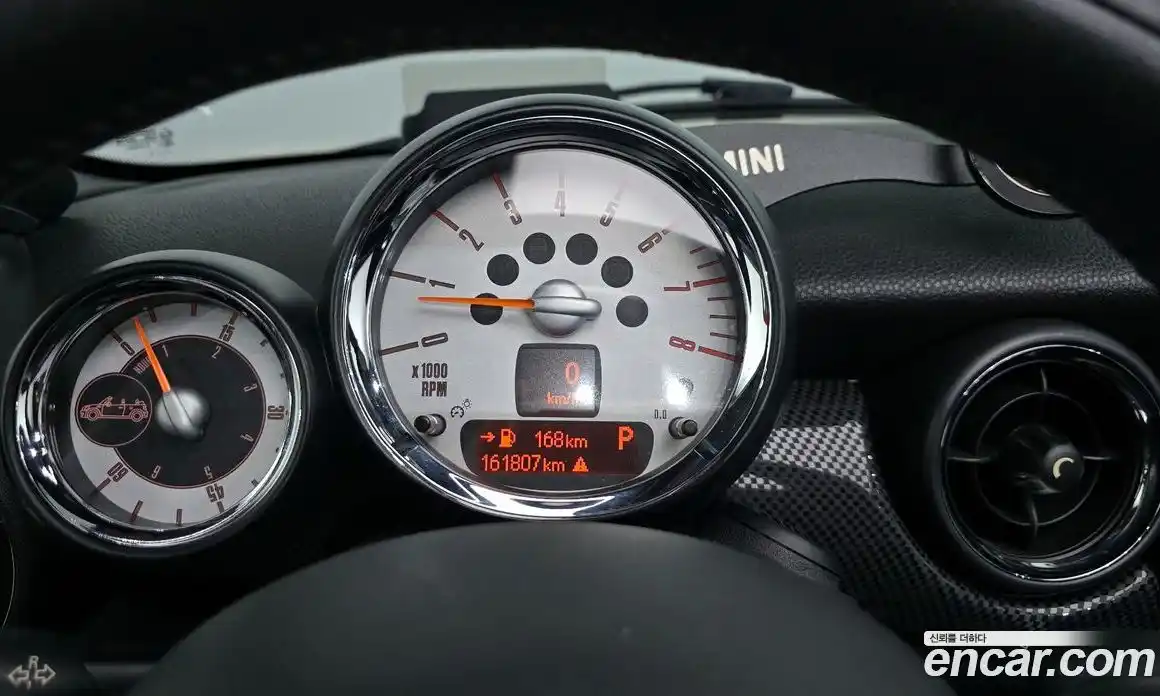 Mini Cooper Convertible 2014 1.6 Автомат в Москве № 135873, фото 19