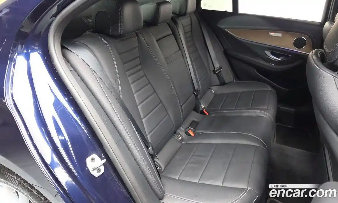 Mercedes-Benz E-Class 2021 2.0 Автомат в Москве № 140338, фото 17