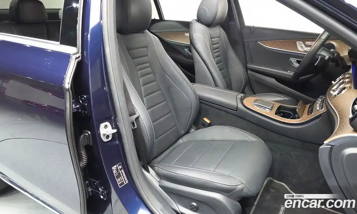 Mercedes-Benz E-Class 2021 2.0 Автомат в Москве № 140338, фото 19