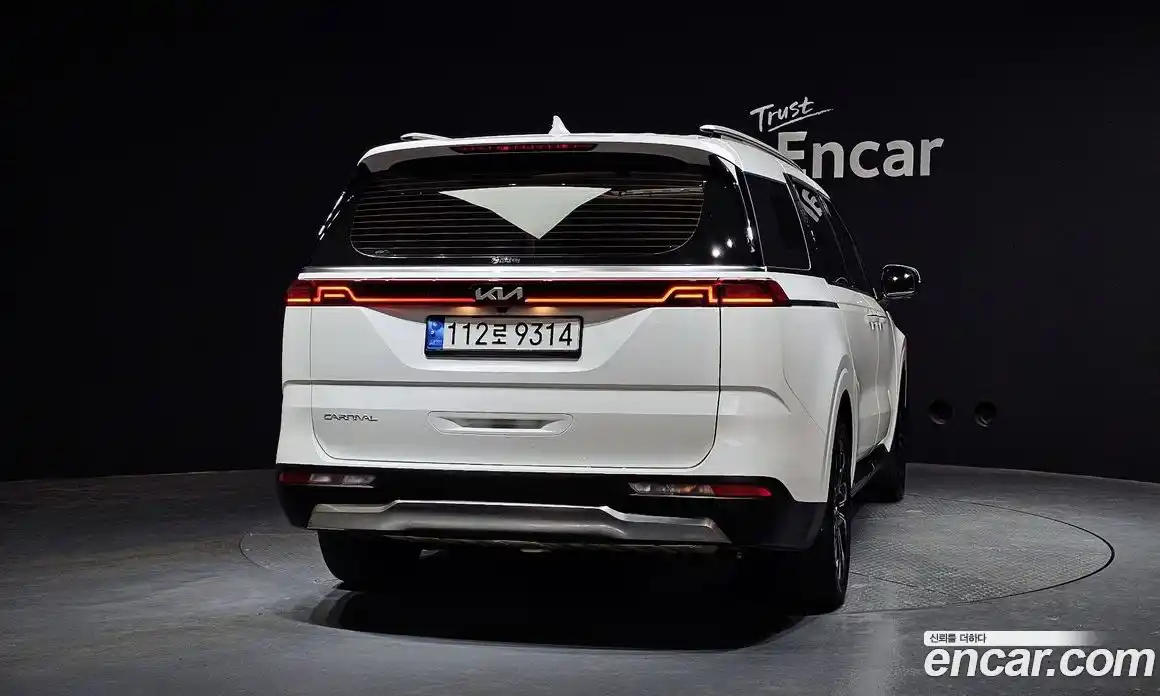 Kia Canival 2023 3.5 Автомат в Москве № 14242, фото 4