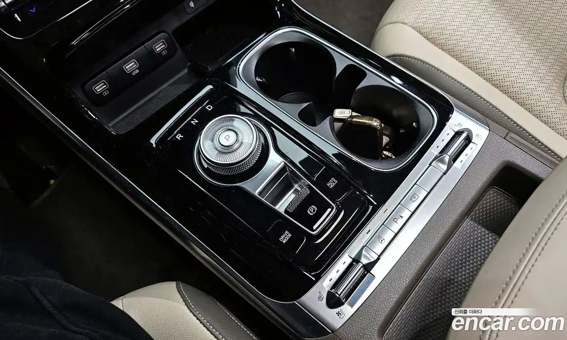 Kia Canival 2023 3.5 Автомат в Москве № 14242, фото 9