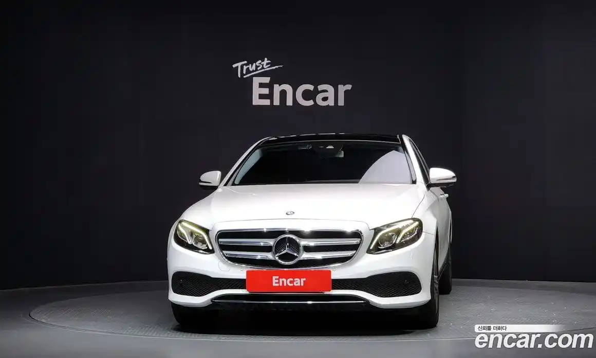 Mercedes-Benz E-Class 2017 2.0 Автомат в Москве № 143065, фото 16