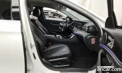 Mercedes-Benz E-Class 2017 2.0 Автомат в Москве № 143065, миниатюра 2