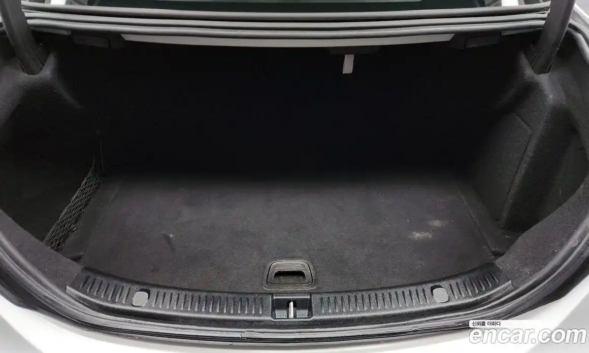 Mercedes-Benz E-Class 2017 2.0 Автомат в Москве № 143065, фото 8